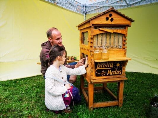 Bičių medus srautiniame avilyje